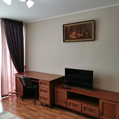 1 Комнатная Квартира В Самом Центре С Видом На Сквер Kostanái Exterior foto