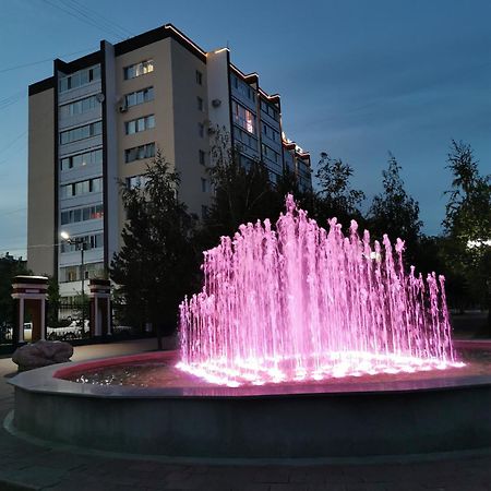 1 Комнатная Квартира В Самом Центре С Видом На Сквер Kostanái Exterior foto