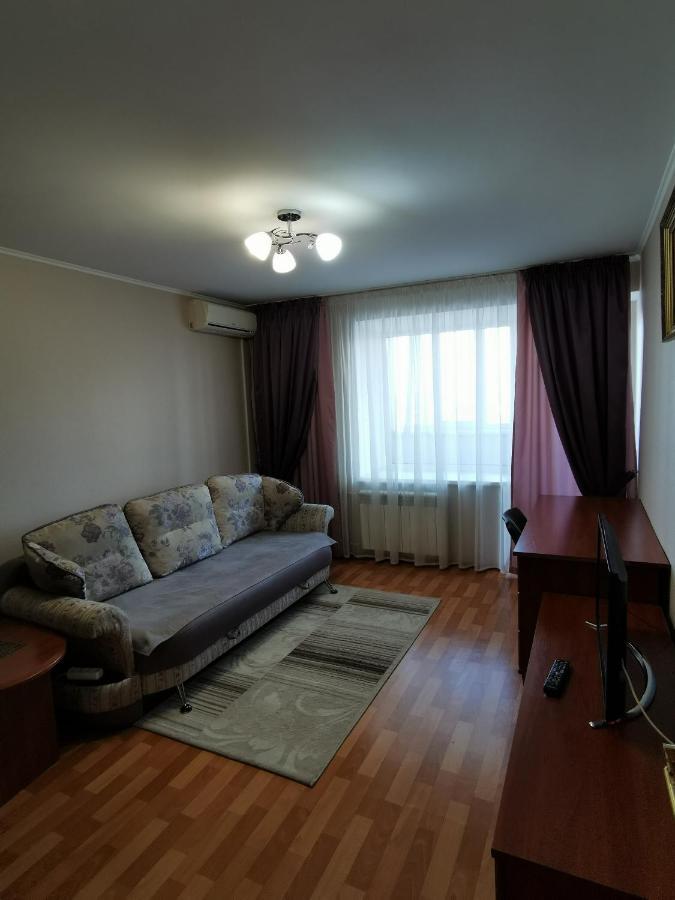 1 Комнатная Квартира В Самом Центре С Видом На Сквер Kostanái Exterior foto